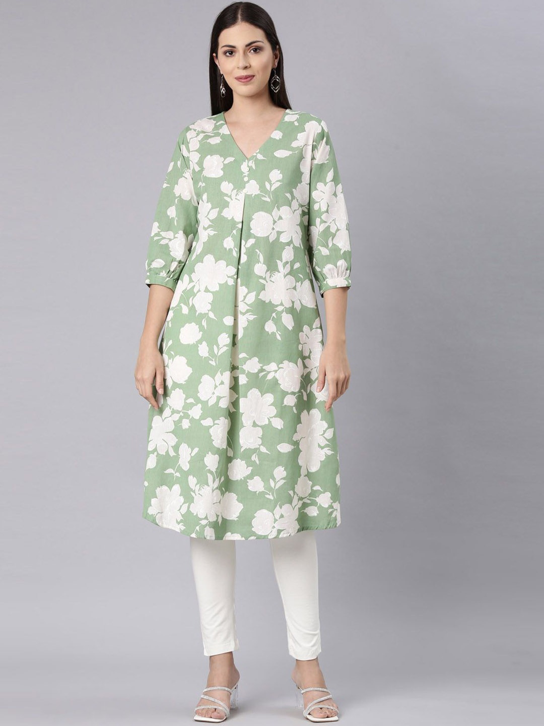 

Neerus Floral Printed V-Neck Anarkali Kurta, Green