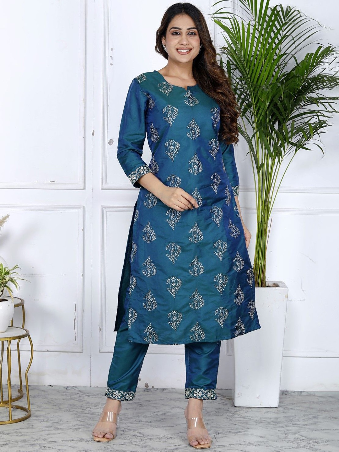 

ANTU KURTIES Floral Embroidered Zari Pure Silk Straight Kurta With Trouser, Teal