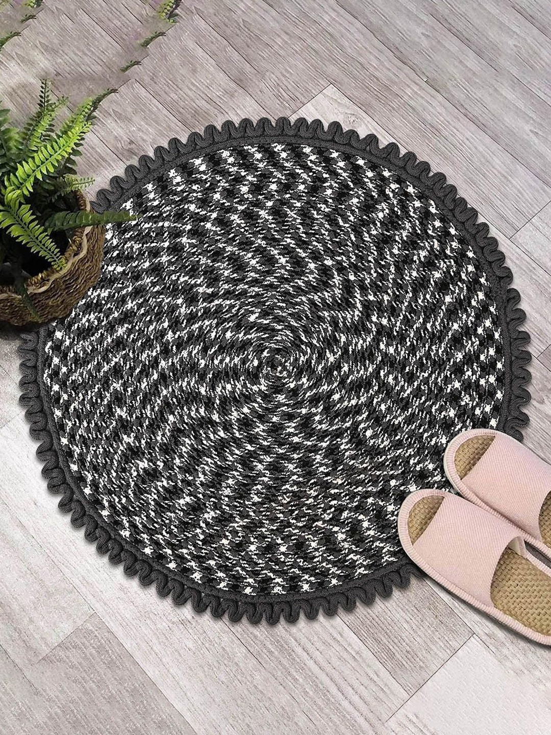 

Kuber Industries Grey & White 4 Pieces Knitted Anti-Skid Doormats