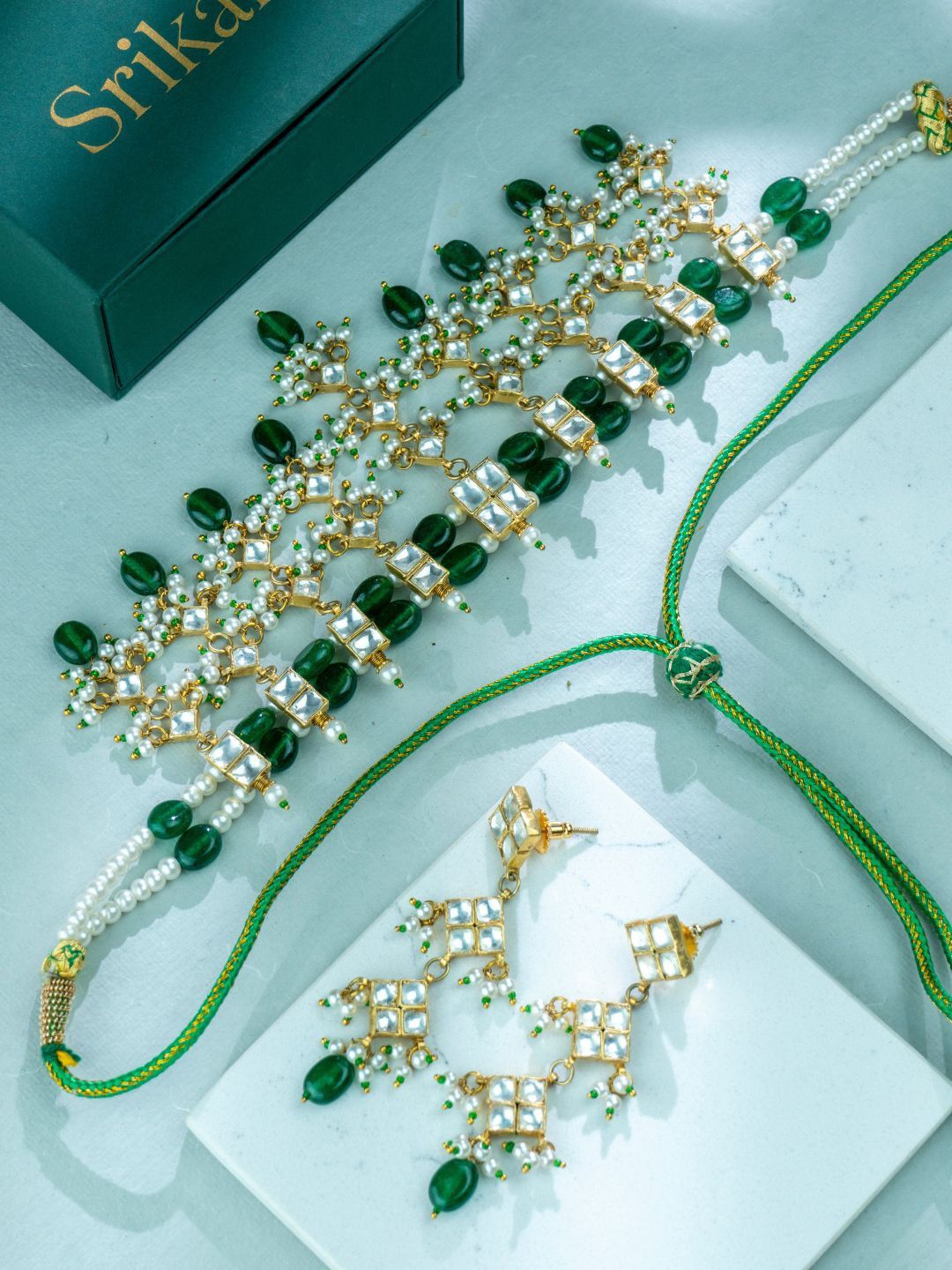 

srikala Verdant Gold-Plated Kundan Stone-Studded & Beaded Jewellery Set