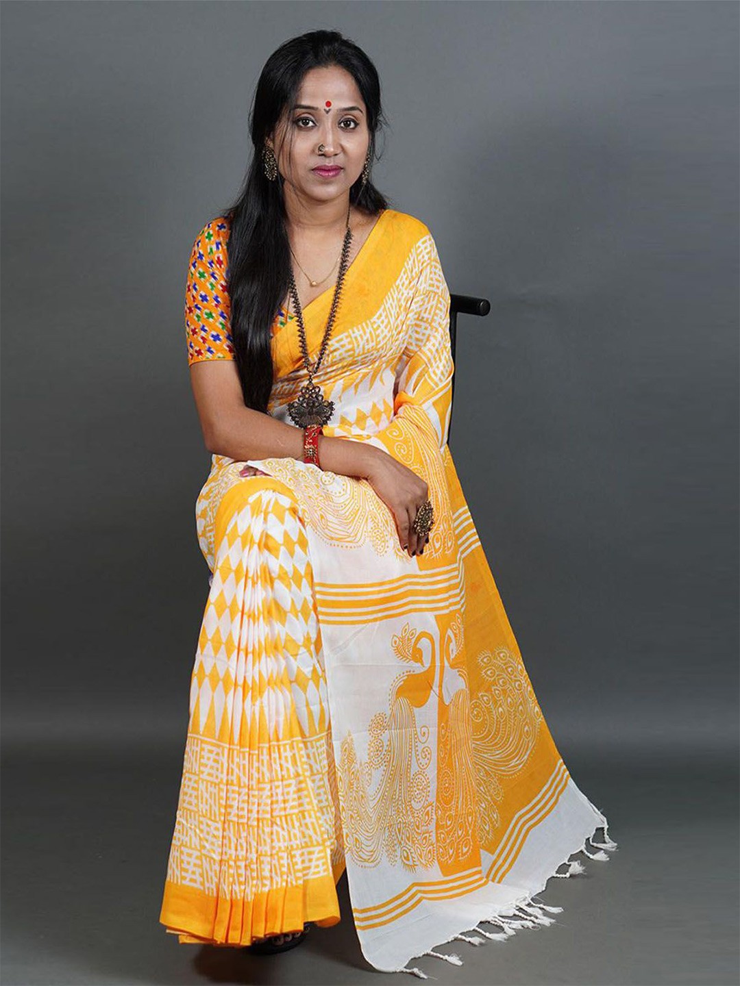 

ODETTE Ethnic Motifs Printed Saree, Yellow
