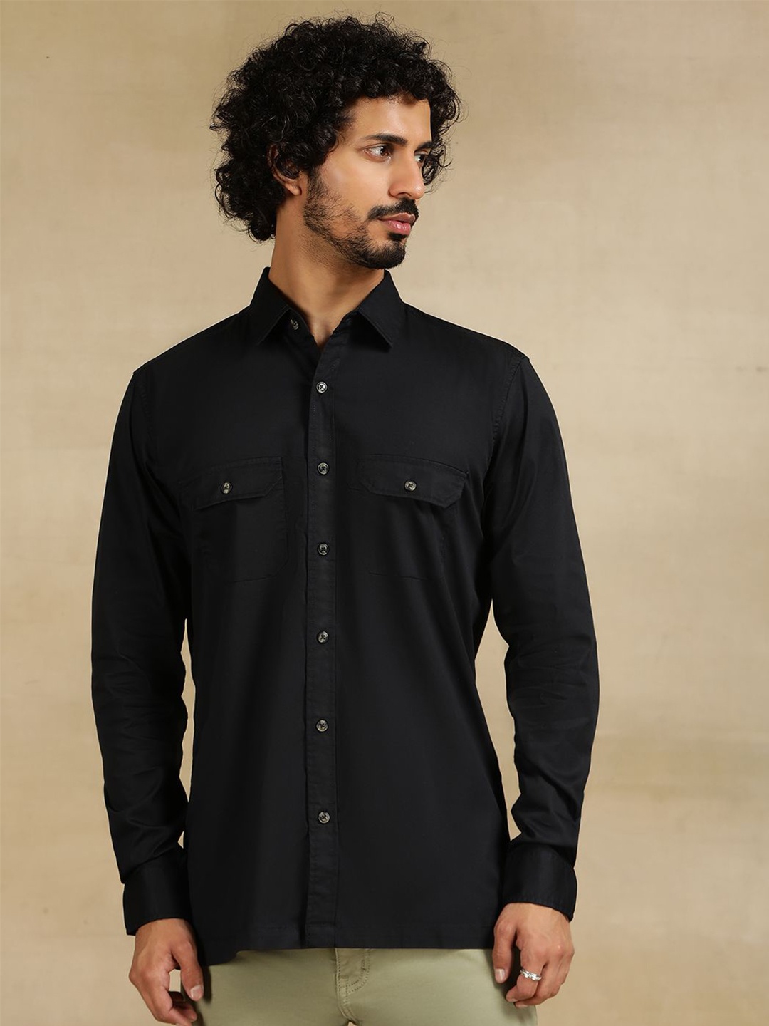 

JADE BLUE Men Cutaway Collar Solid Cotton Slim Fit Casual Shirt, Navy blue
