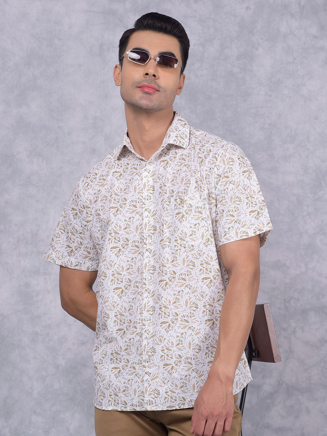 

Crimsoune Club Men Smart Spread Collar Abstract Printed Cotton Slim Fit Casual Shirt, White