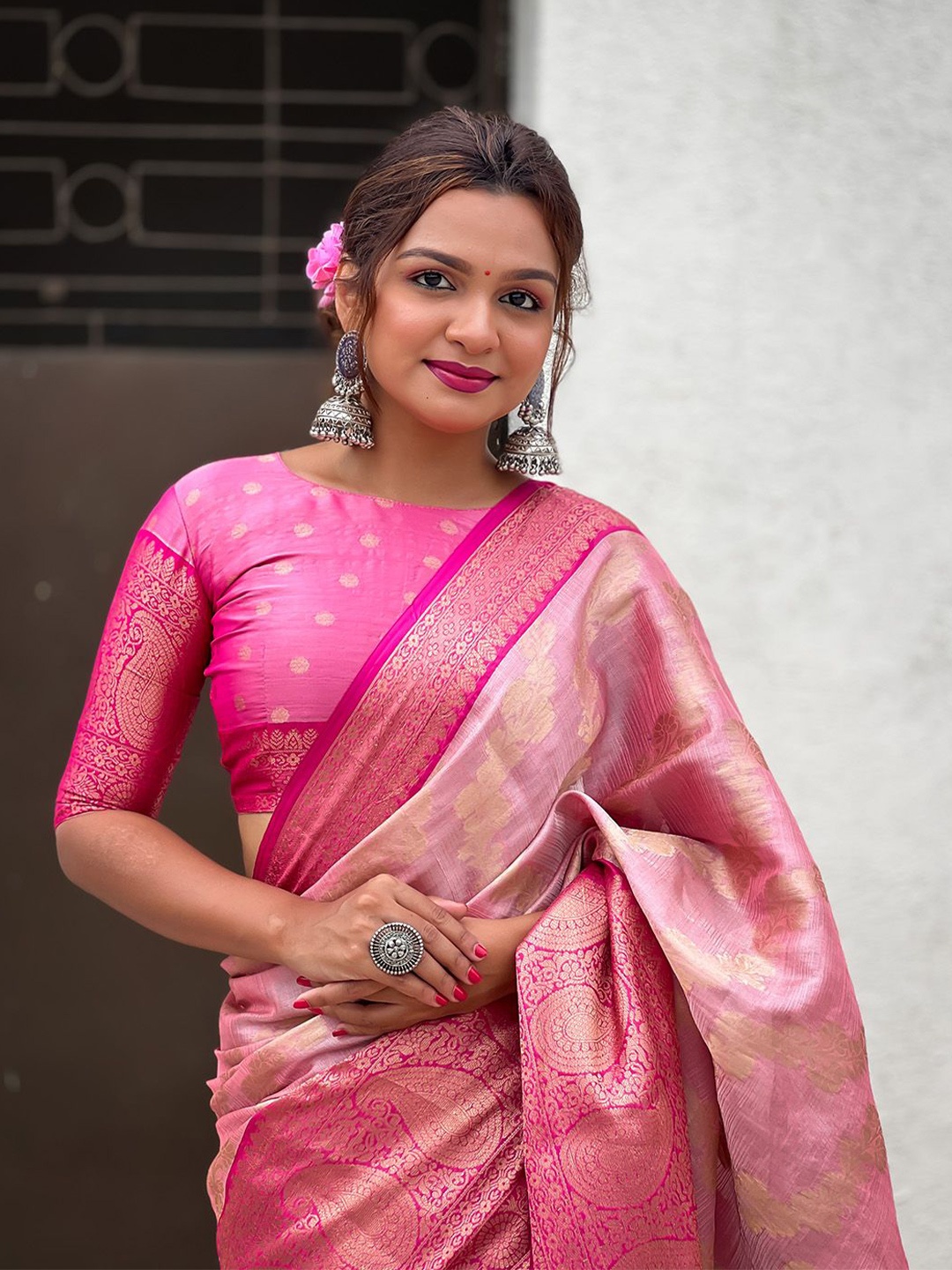 

Ishin Ethnic Motifs Woven Design Zari Kanjeevaram Saree, Pink