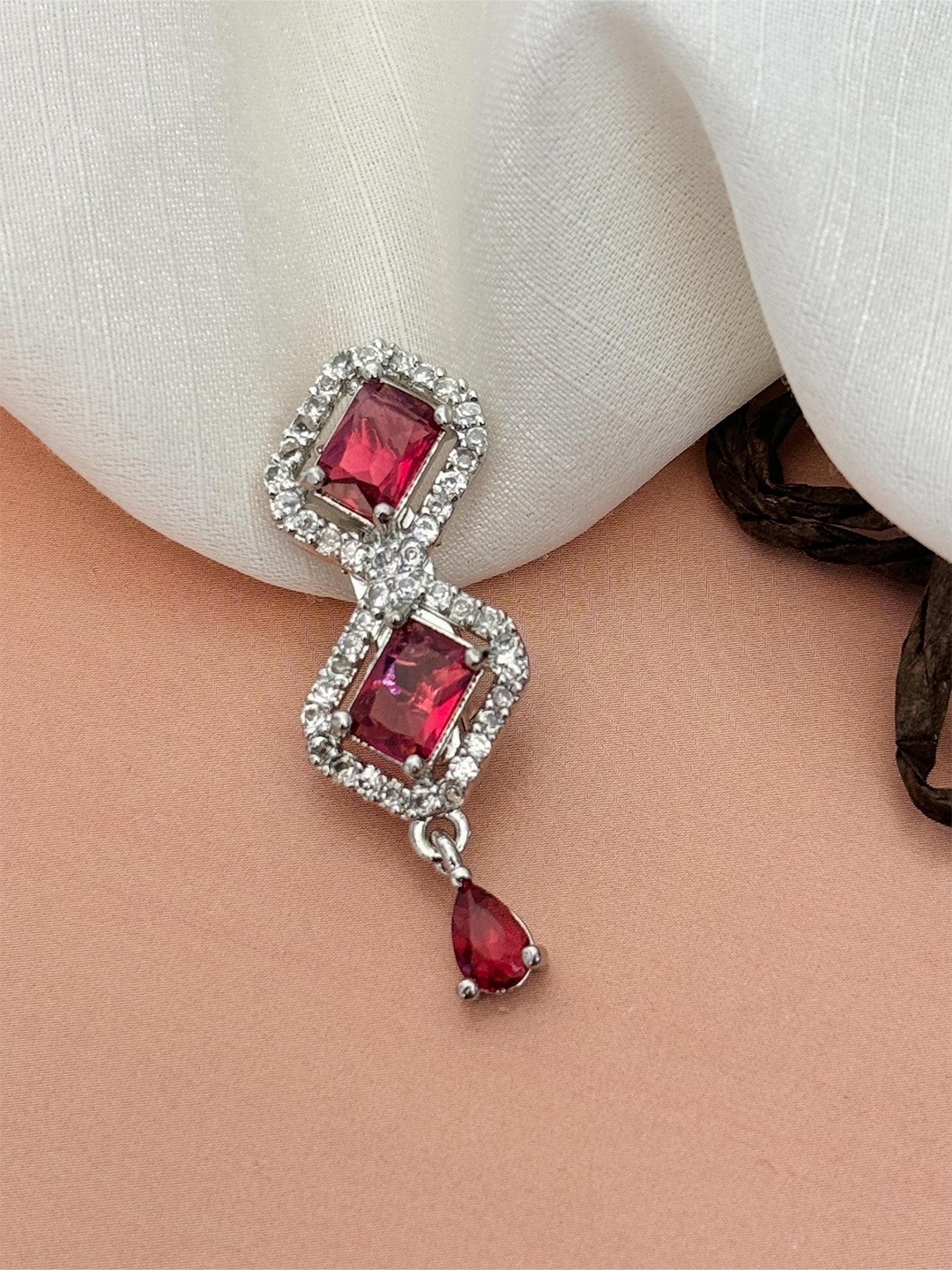 

ABDESIGNS Artificial Stones Studded Saree Clip, Silver