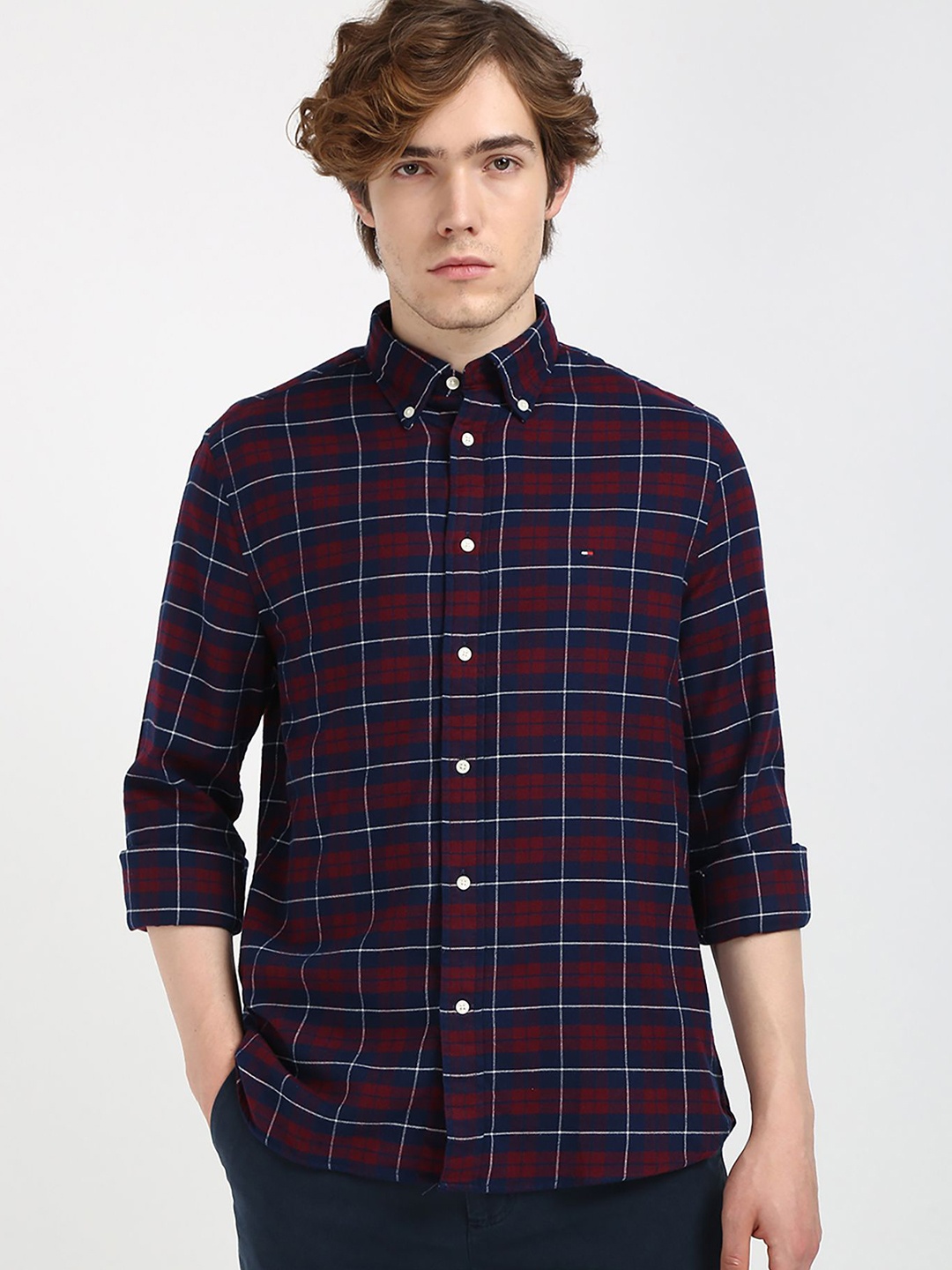 

Tommy Hilfiger Men Button-Down Collar Tartan Checked Cotton Casual Shirt, Navy blue