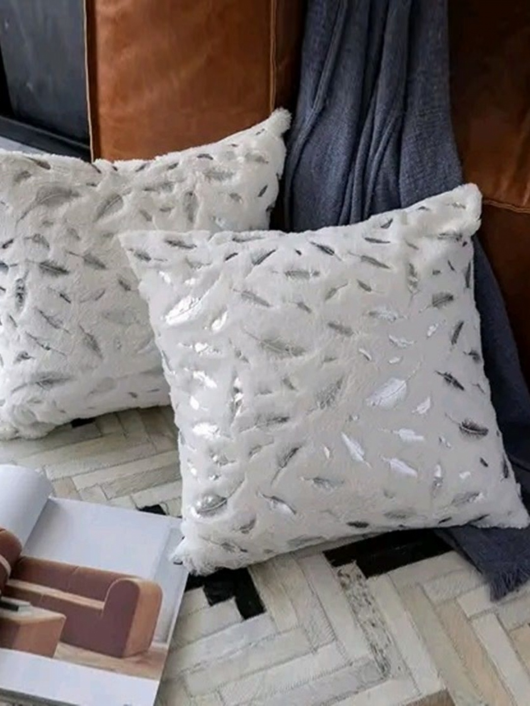 

TANLOOMS White & Silver-Toned Velvet Square Cushion Covers