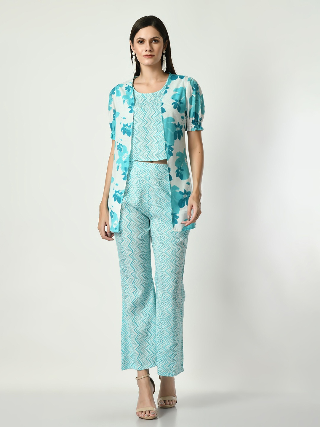 

VAPPSYAM Printed Crop Top With Trousers & Shrug Co-Ords, Blue