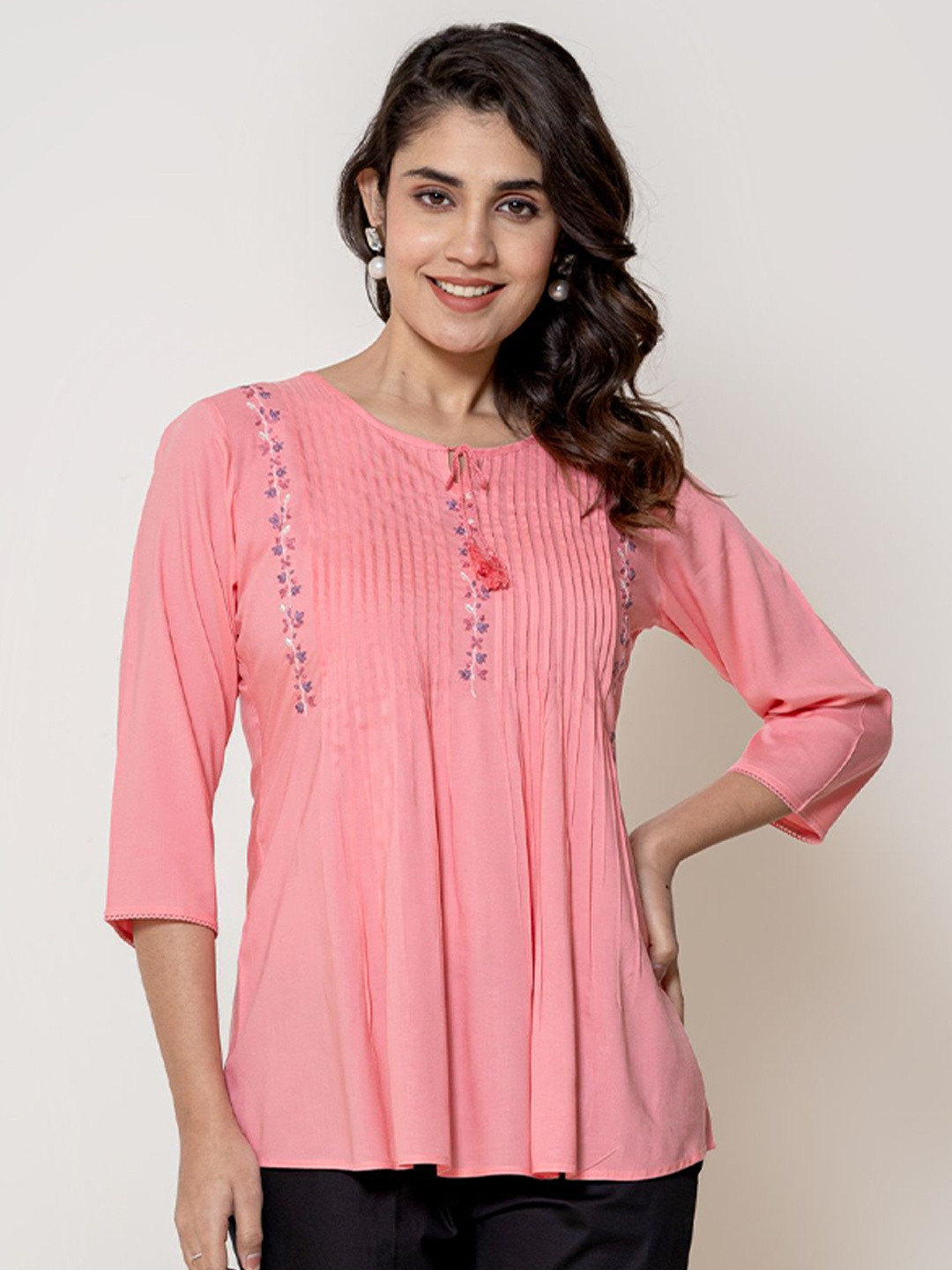 

Anouk Solid Round Neck Top, Pink