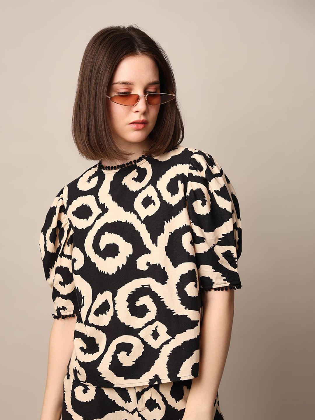 

ONLY Women Printed Puff Sleeve Cotton Blouson Top, Beige