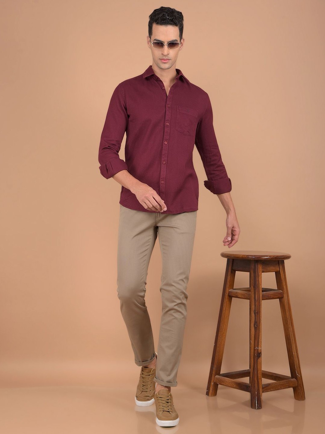 

Crimsoune Club Men Smart Spread Collar Solid Cotton Slim Fit Casual Shirt, Maroon