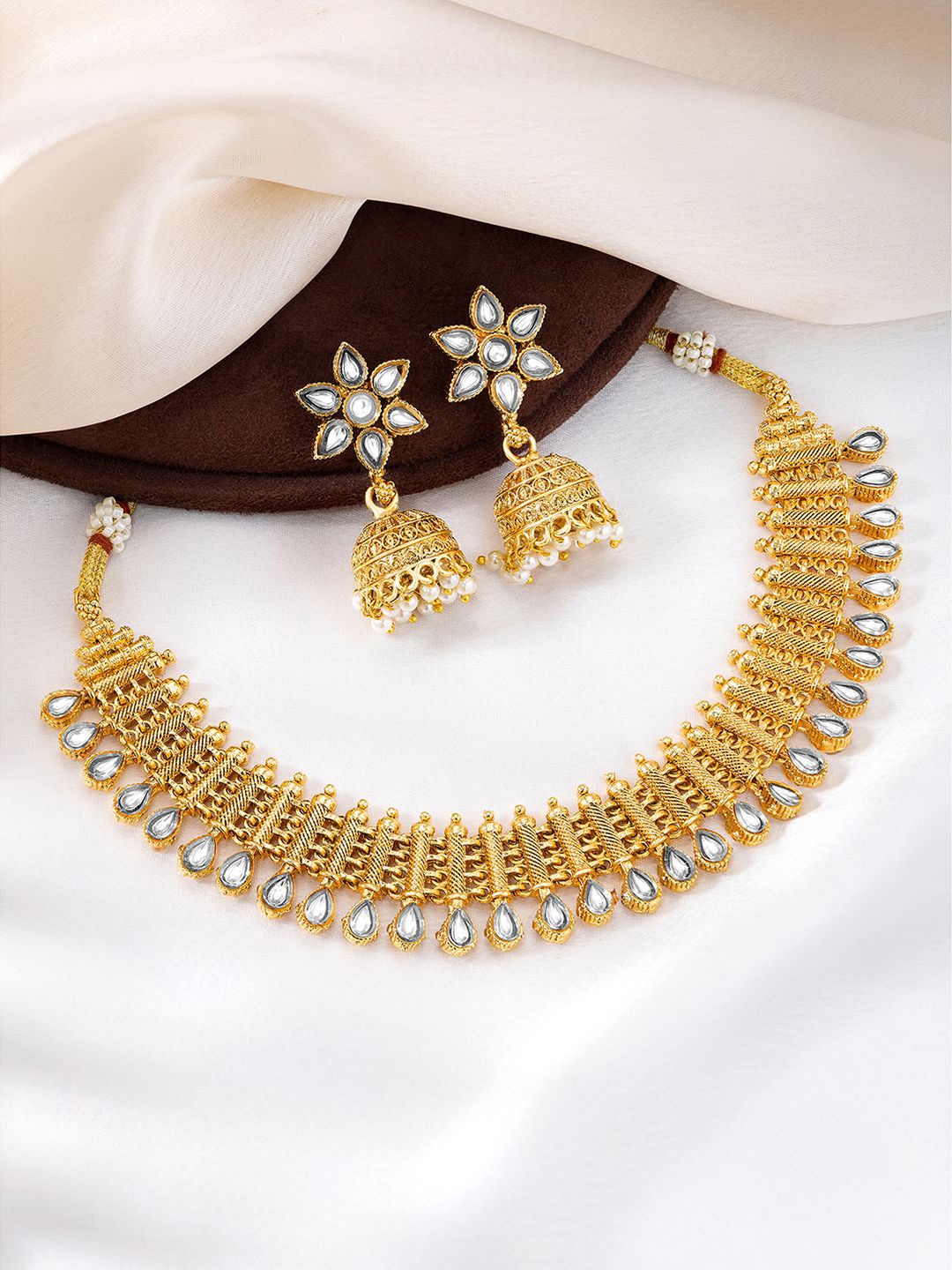 

Peora Gold-Plated Kundan Studded & Beaded Jewellery Set