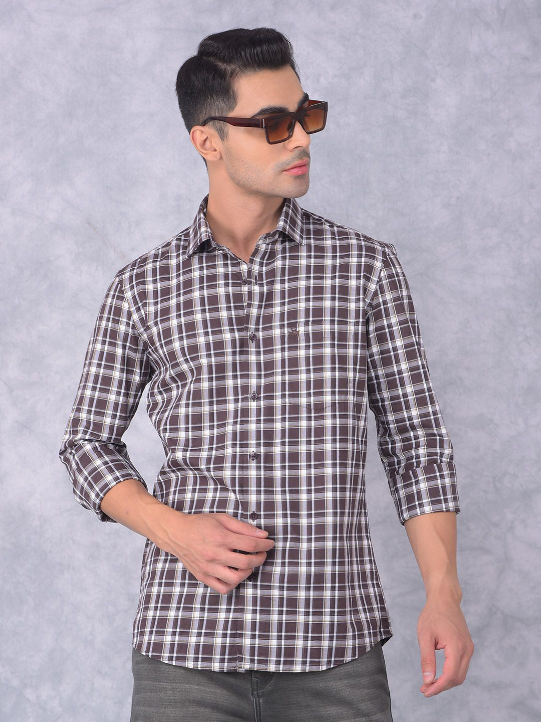 

Crimsoune Club Men Smart Spread Collar Tartan Checked Cotton Slim Fit Casual Shirt, Brown