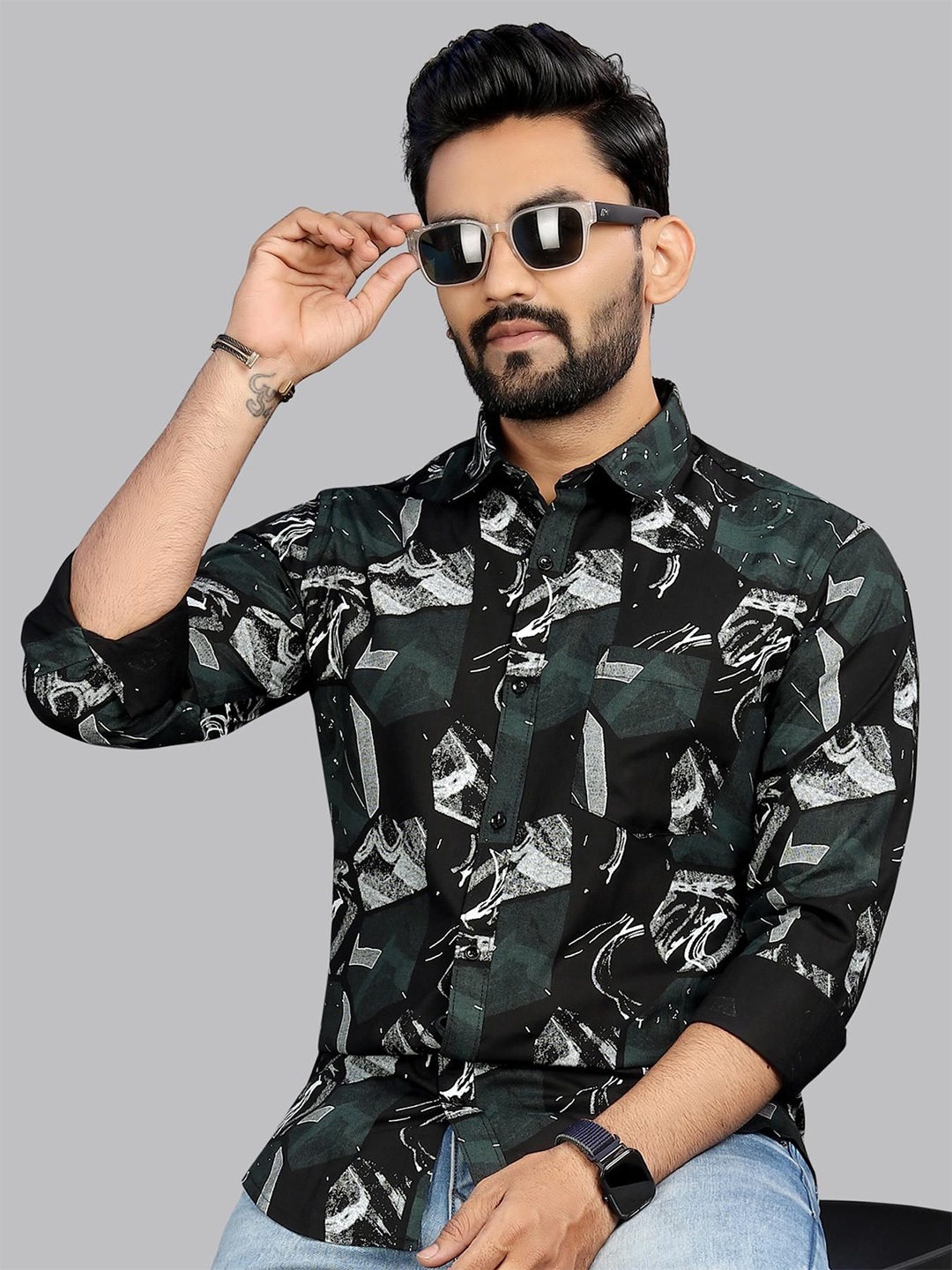 

ADWYN PETER Men Classic Spread Collar Abstract Printed Cotton Casual Shirt, Green