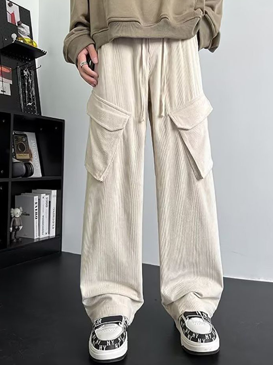 

StyleCast x Revolte Men Solid Mid-Rise Loose Fit Easy Wash Cargos, Beige