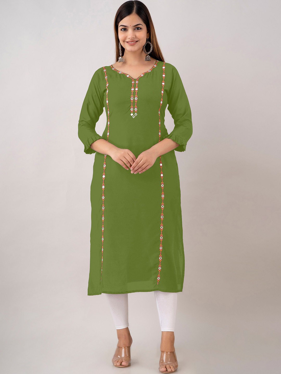 

zeenat libas Floral Embroidered Mirror Work Straight Kurta, Green