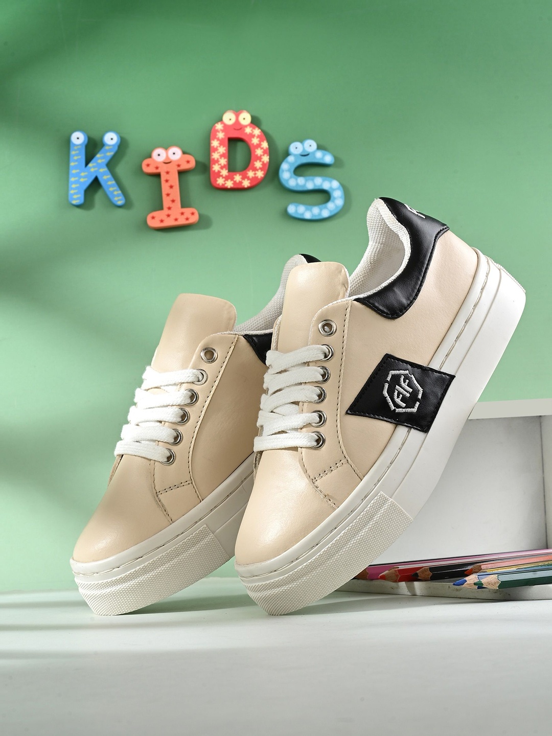 

FRESH 1947 FEET Kids Round Toe Sneakers, Beige