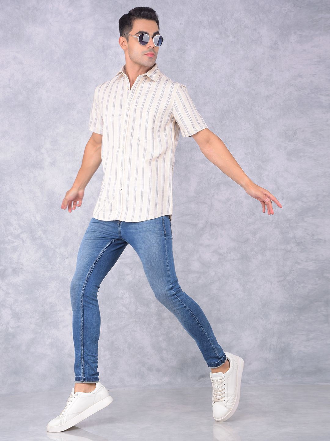 

Crimsoune Club Men Smart Spread Collar Vertical Striped Cotton Slim Fit Casual Shirt, Beige