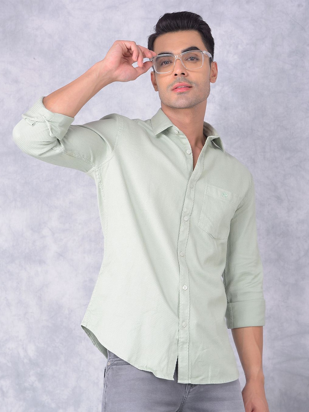 

Crimsoune Club Men Smart Spread Collar Solid Cotton Slim Fit Casual Shirt, Green