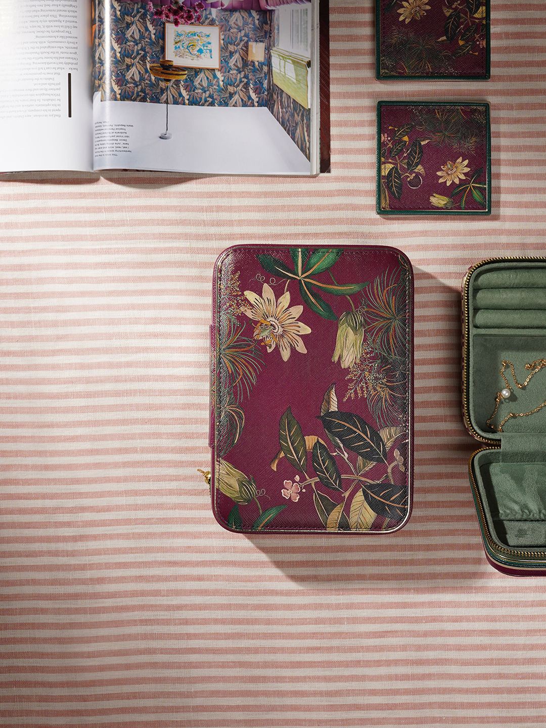 

Pure Home and Living Purple & Green Printed Jewellery Organisers