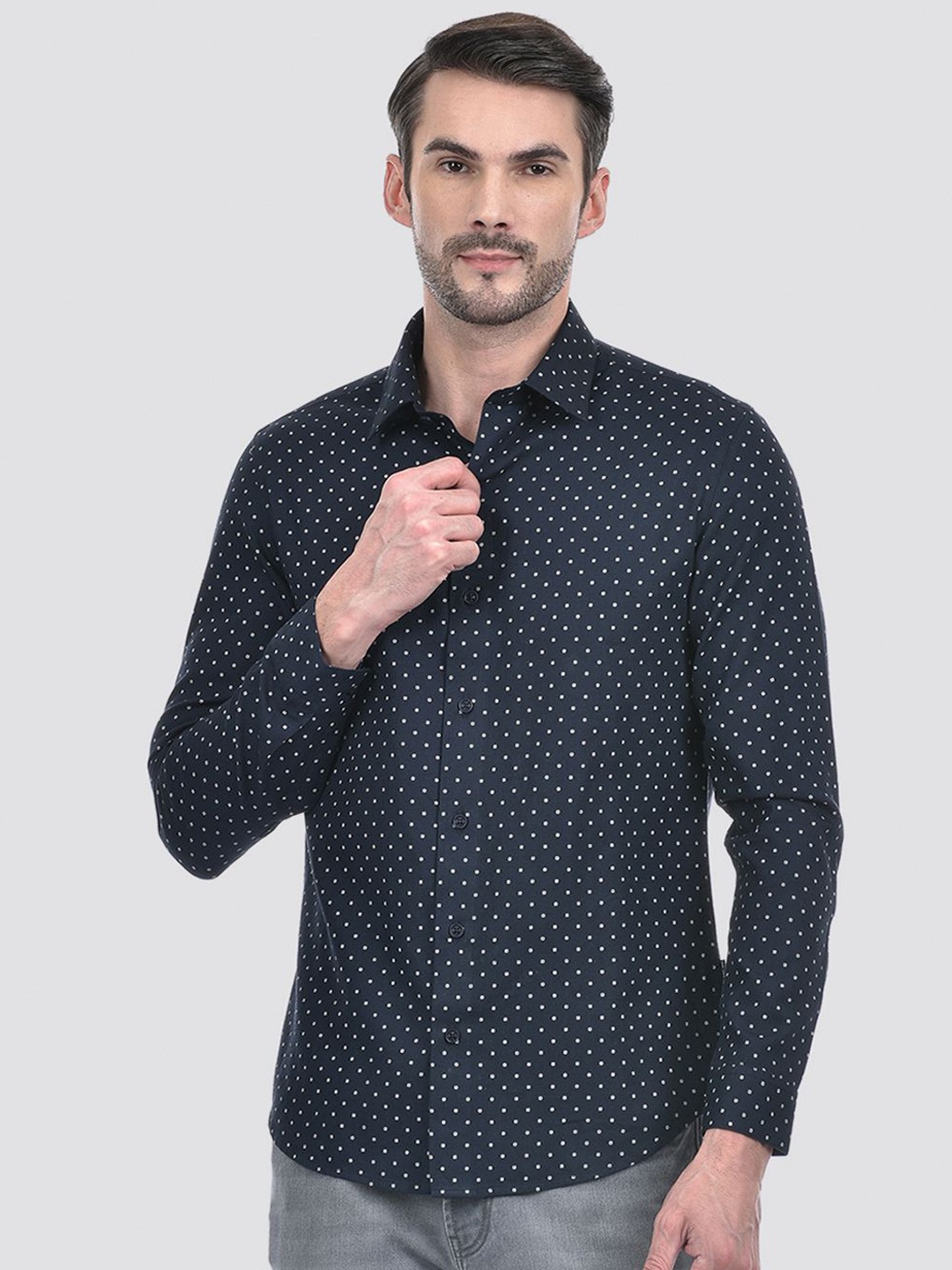 

Numero Uno Men Spread Collar Micro Ditsy Printed Cotton Casual Shirt, Navy blue