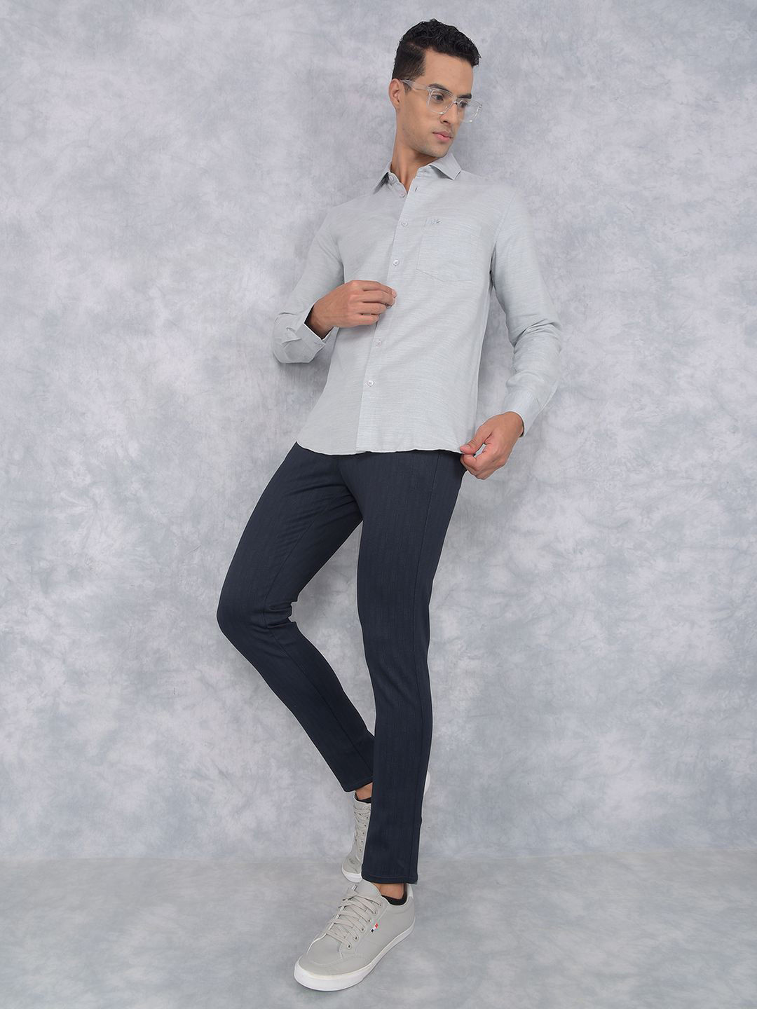 

Crimsoune Club Men Smart Spread Collar Solid Cotton Casual Shirt, Grey
