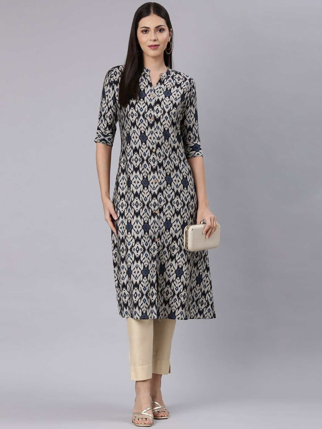 

Neerus Chevron Printed Mandarin Collar Straight Kurta, Navy blue