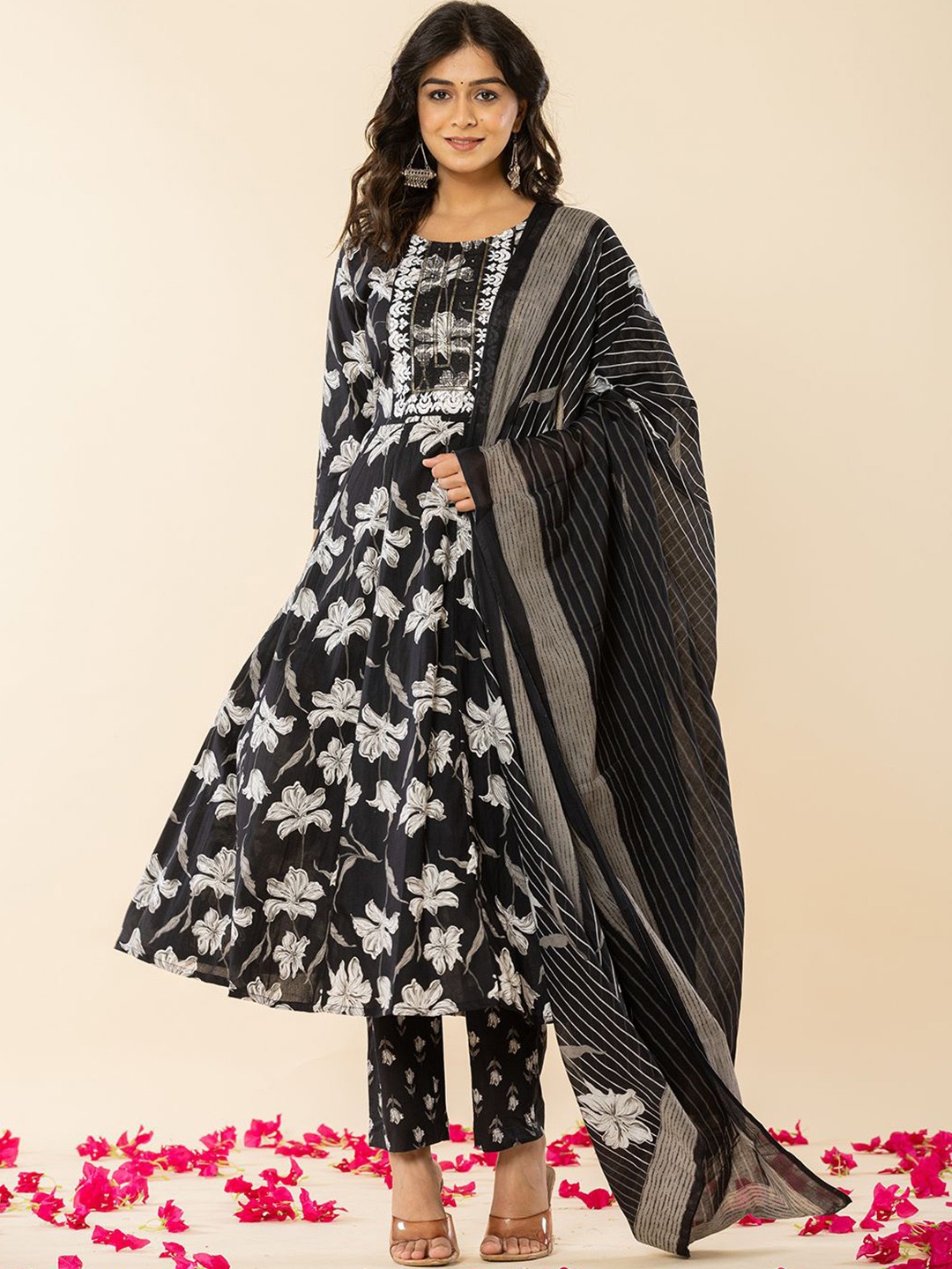 

Yufta Floral Embroidered Regular Thread Work Pure Cotton Kurta With Trouser With Dupatta, Black