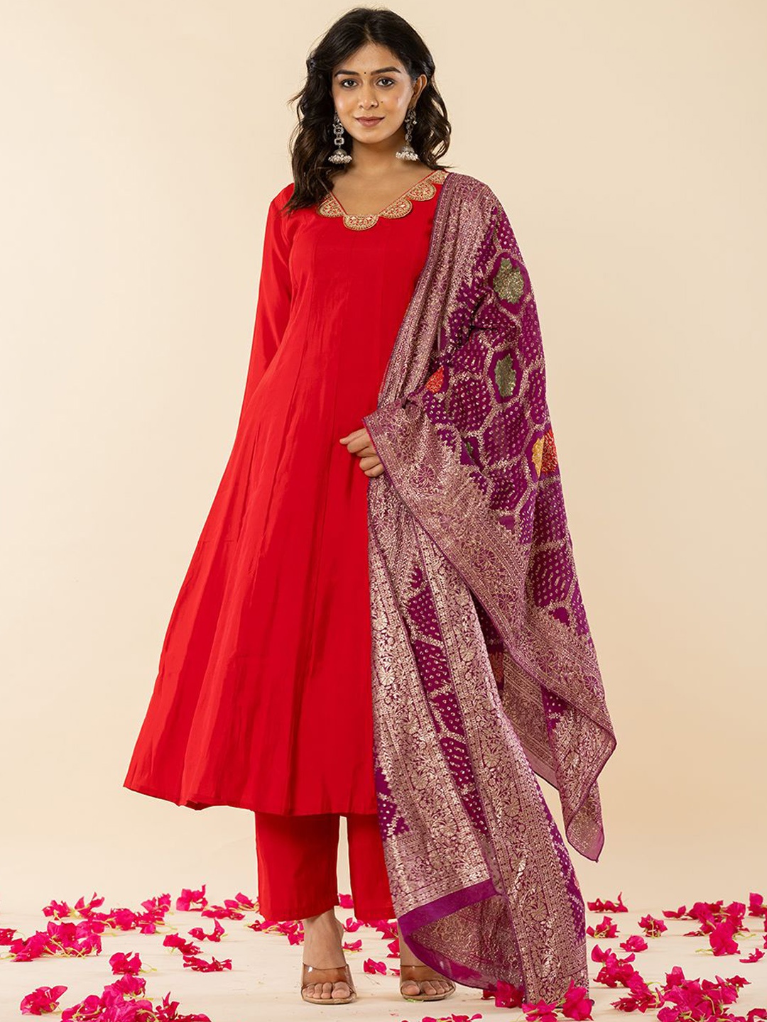 

Yufta V-Neck Three-Quarter Sleeves Panelled A-Line Kurta With Trouser With Dupatta, Red