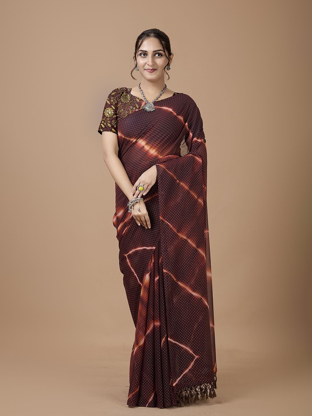 

NIRMAL CREATION Tie and Dye Saree With Blouse Piece, Maroon