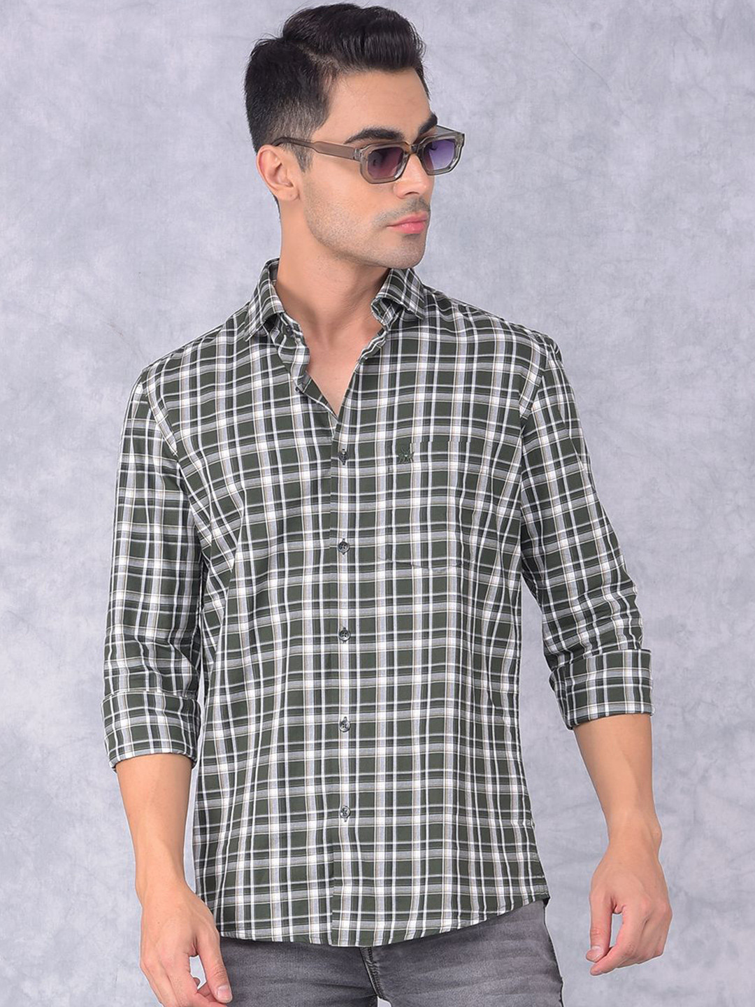 

Crimsoune Club Men Smart Spread Collar Tartan Checked Cotton Casual Shirt, Olive