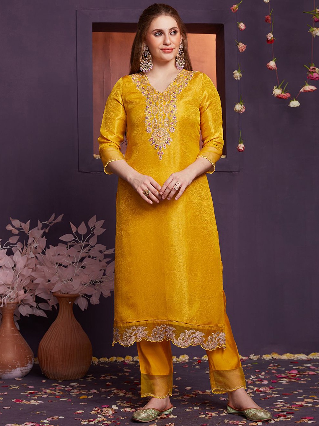 

HEEPOSH Embroidered Kurta With Trousers & Dupatta, Yellow