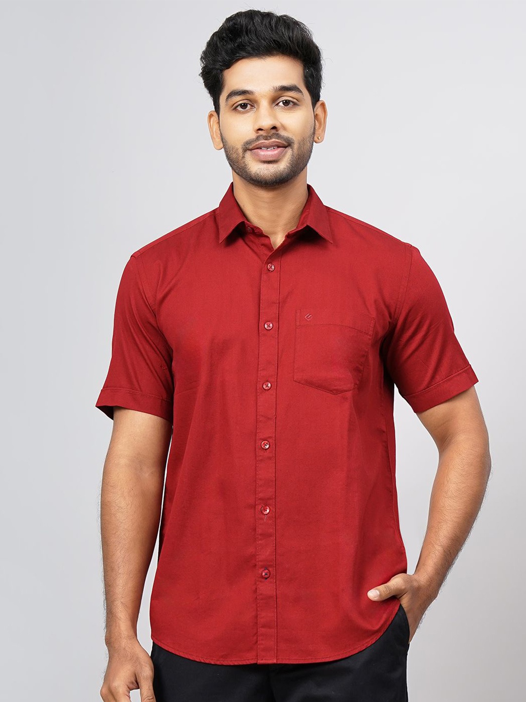 

Greenfibre Men Cutaway Collar Solid Cotton Casual Shirt, Red