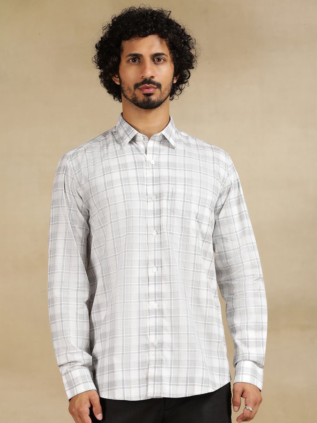 

JADE BLUE Men Cutaway Collar Checked Cotton Casual Shirt, White