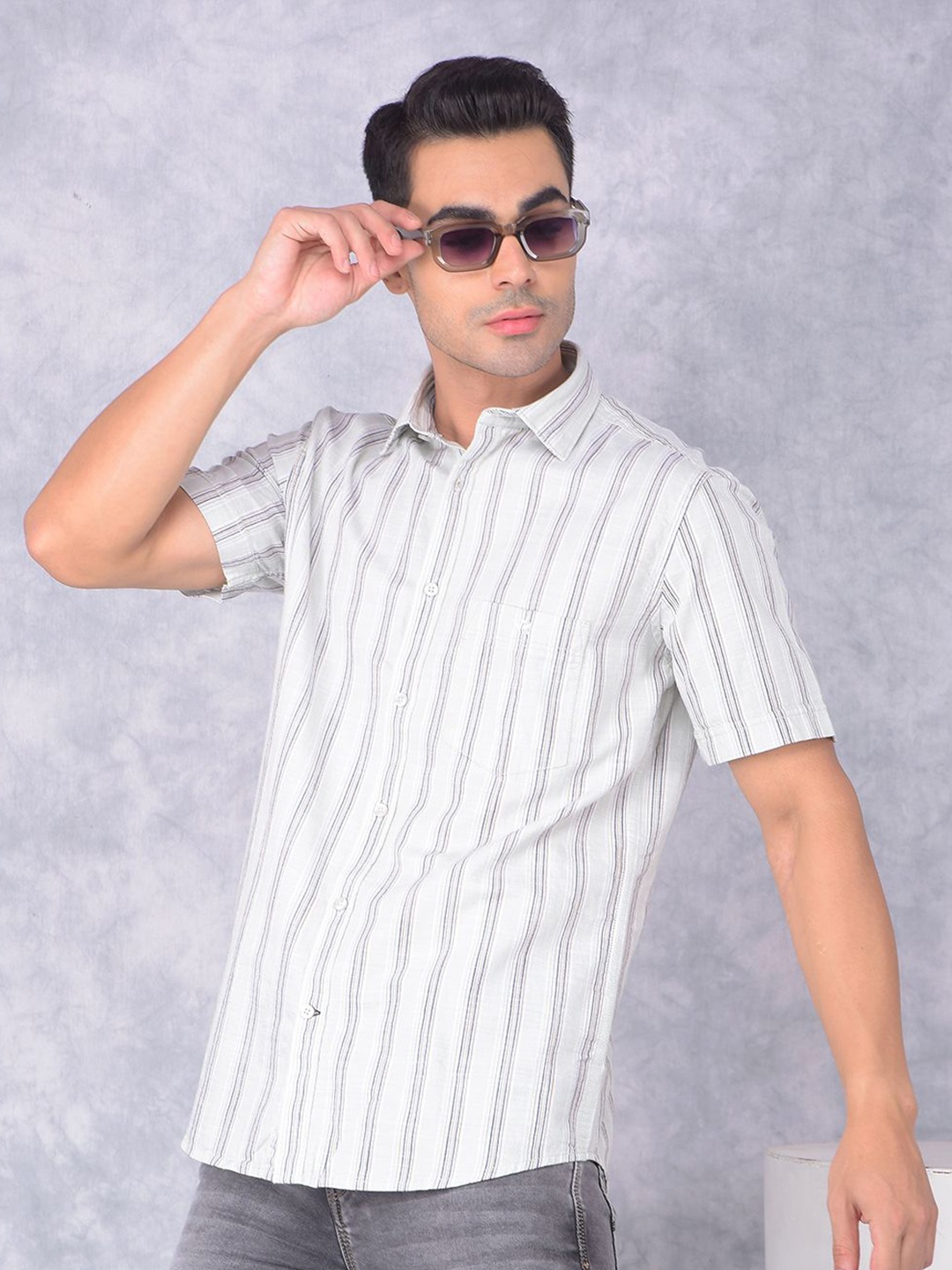 

Crimsoune Club Men Smart Spread Collar Vertical Striped Cotton Casual Shirt, Grey