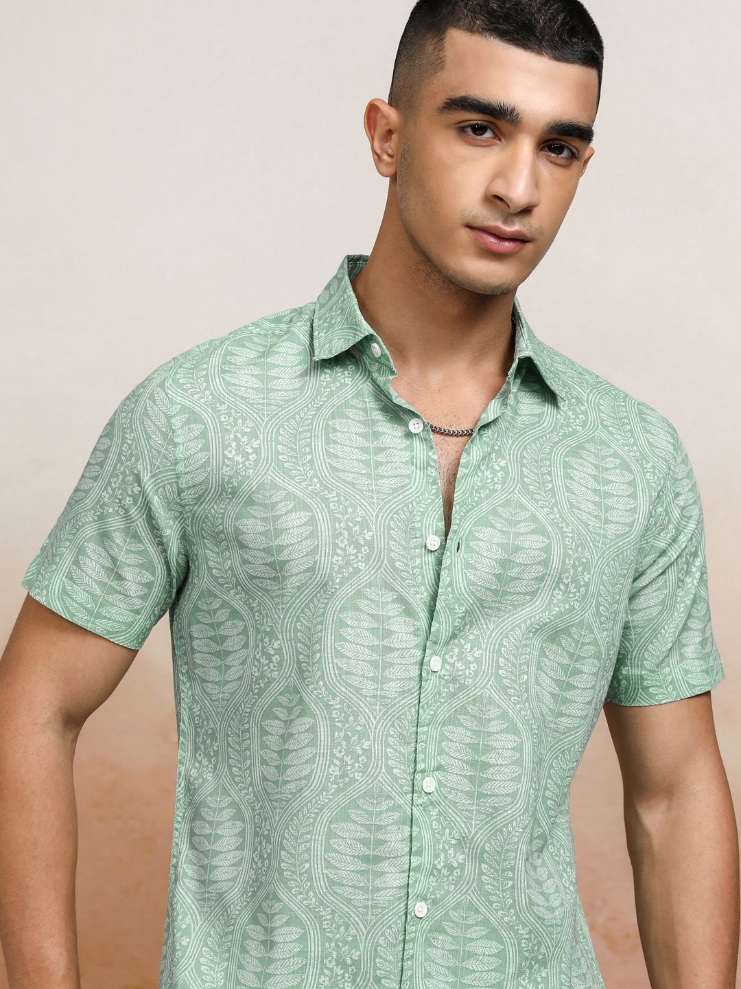 

Highlander Men Printed Casual Shirt, Green