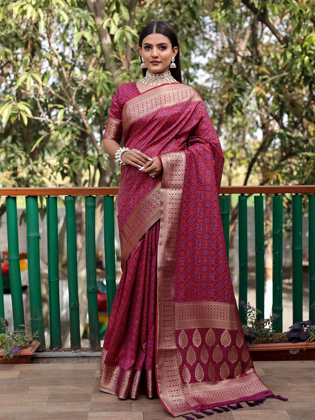 

DIVASTRI Ethnic Motifs Printed Zari Pure Silk Banarasi Saree, Purple