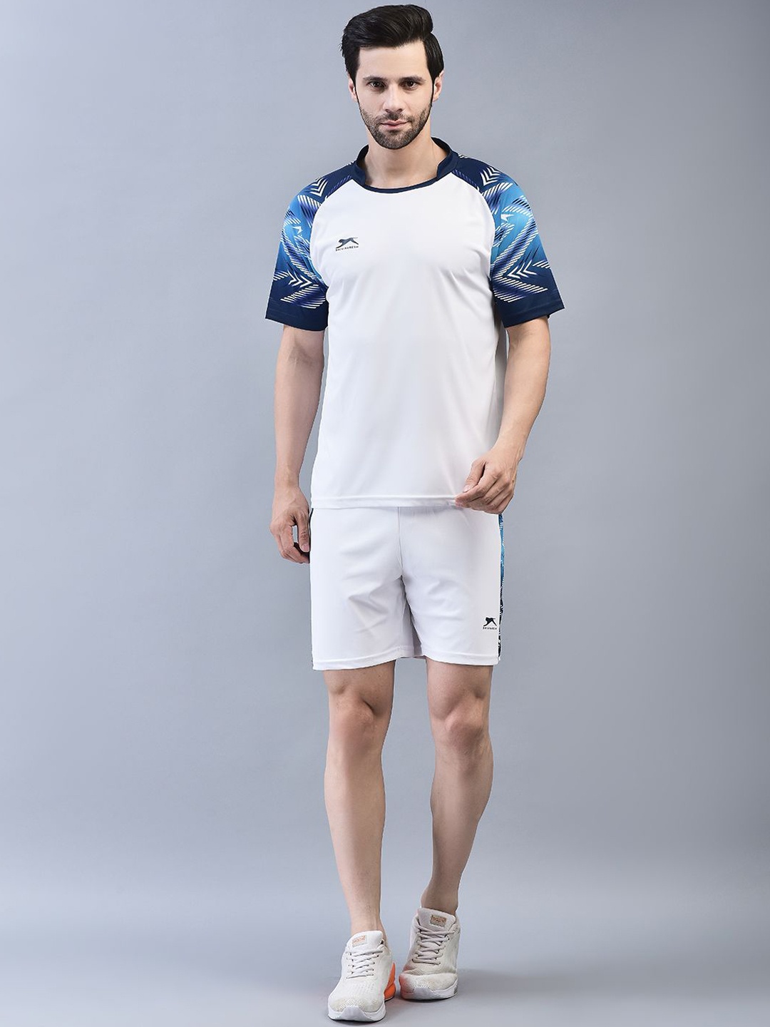 

Shiv Naresh Men Football Set T-Shirt & Shorts, White