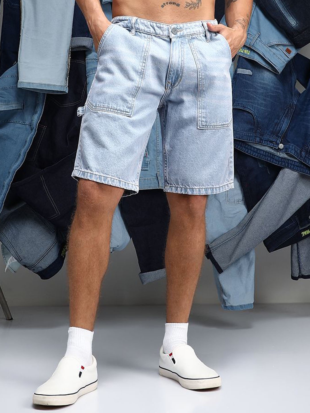 

Campus Sutra Men Cotton Regular Fit Denim Shorts, Blue