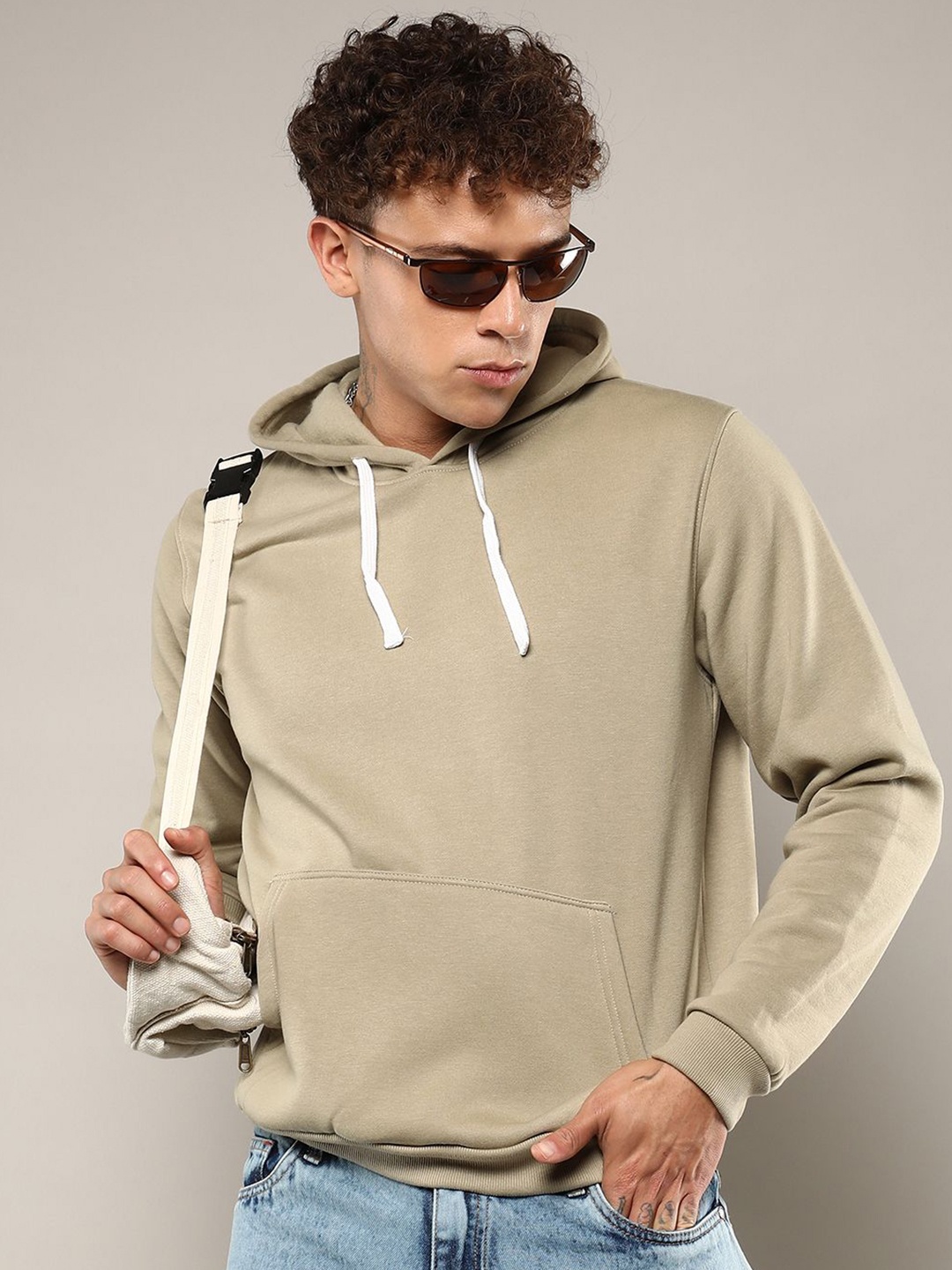 

Campus Sutra Men Cotton Hooded Sweatshirt, Green