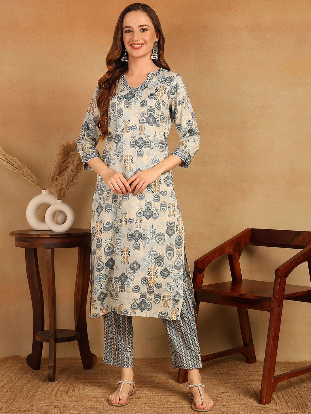 

KALINI Floral Printed Notched Neck Straight Kurta With Trousers, Beige