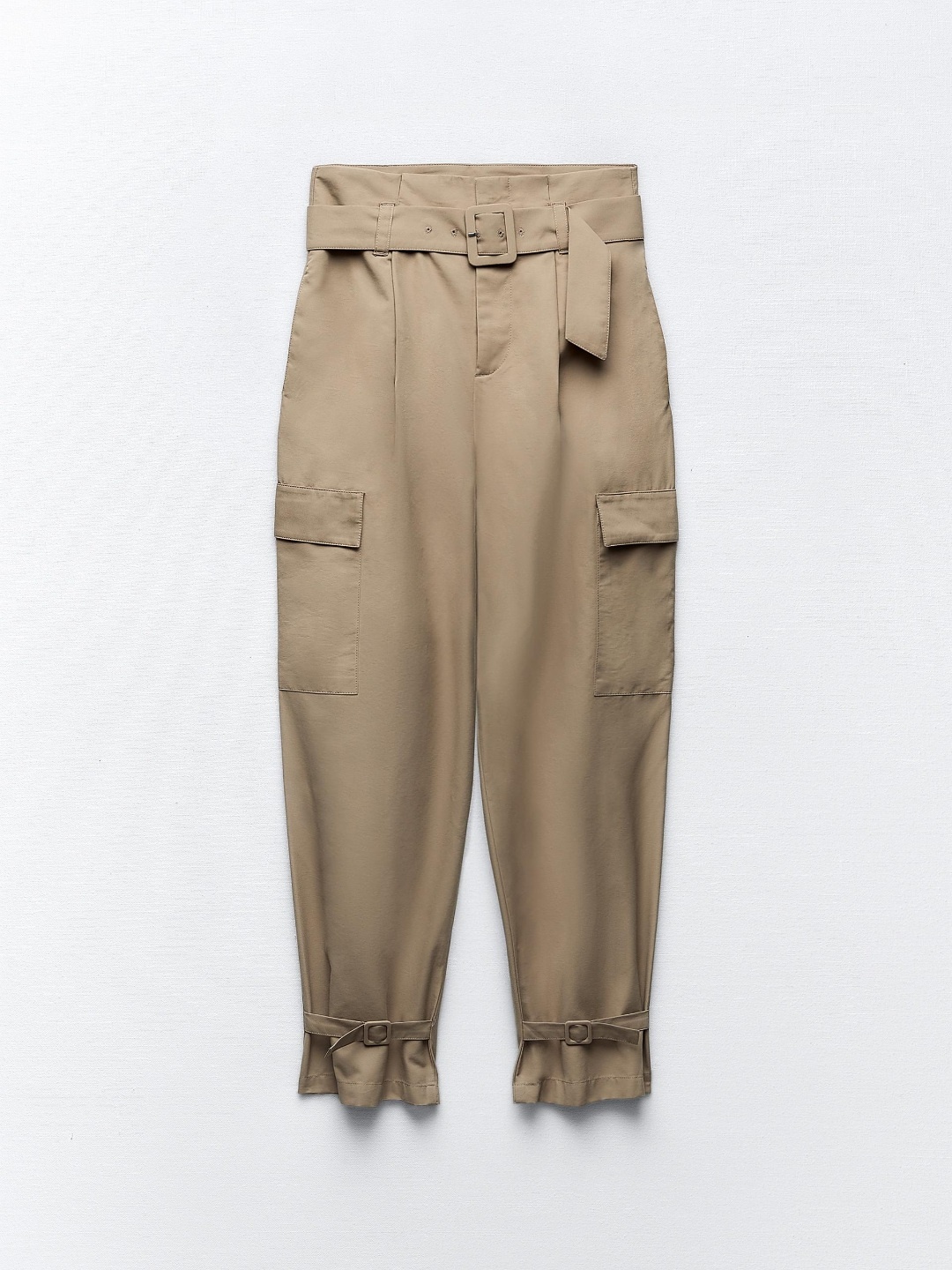 

ZARA Women Trousers, Na
