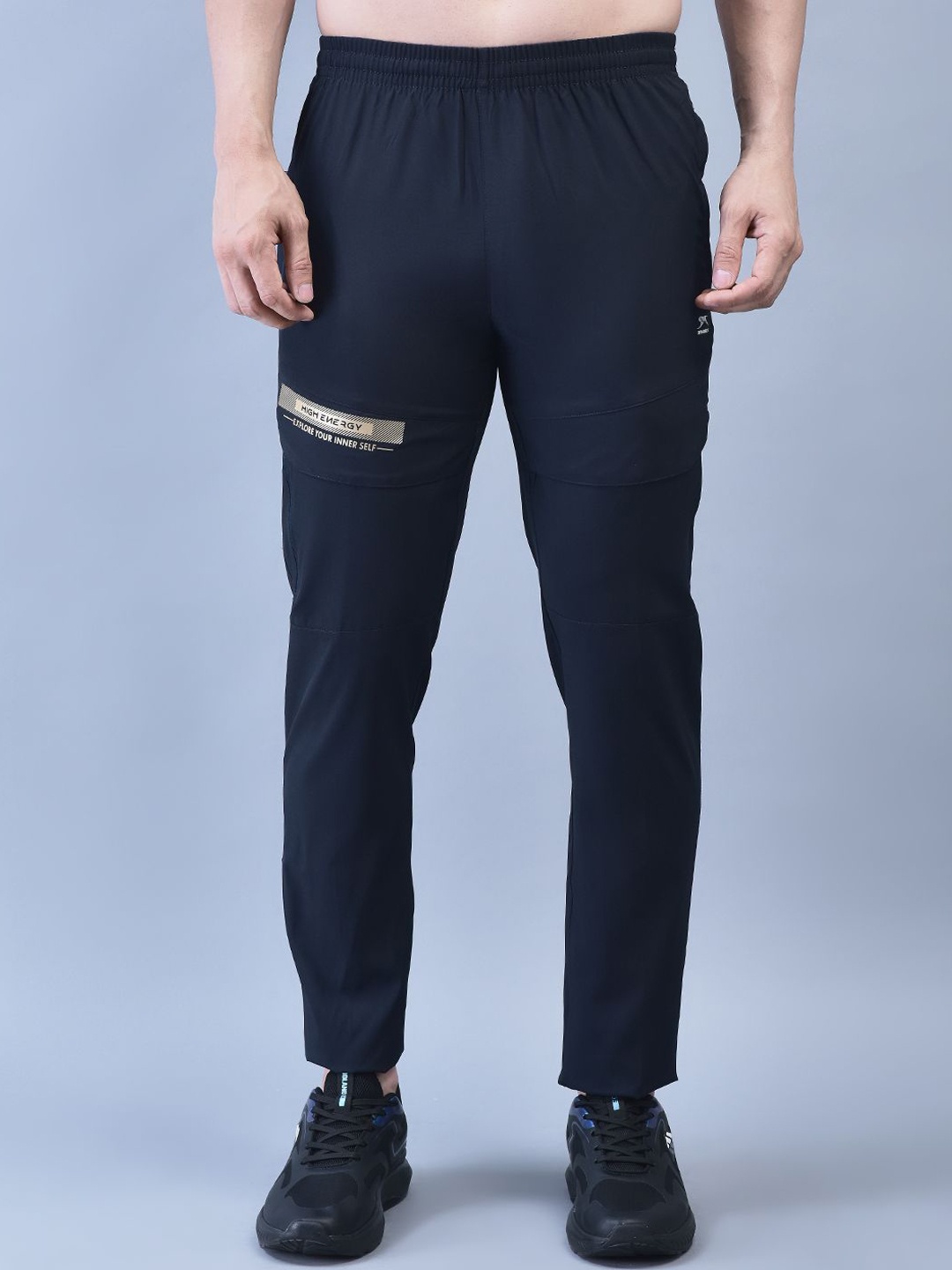 

Shiv Naresh Men Mid-Rise Track Pants, Navy blue