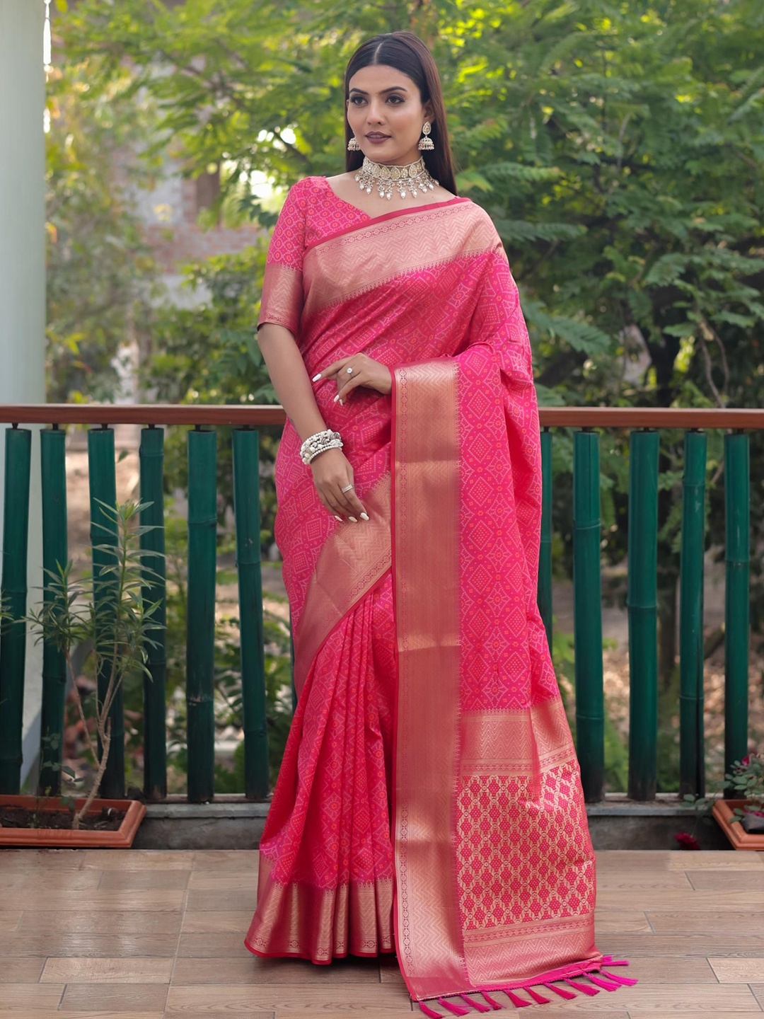 

DIVASTRI Woven Design Zari Pure Silk Banarasi Saree, Pink