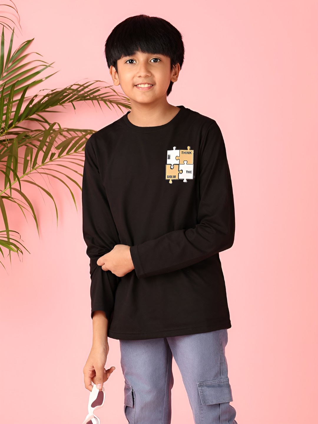 

V-Mart Boys Graphic Printed Round Neck T-shirt, Black