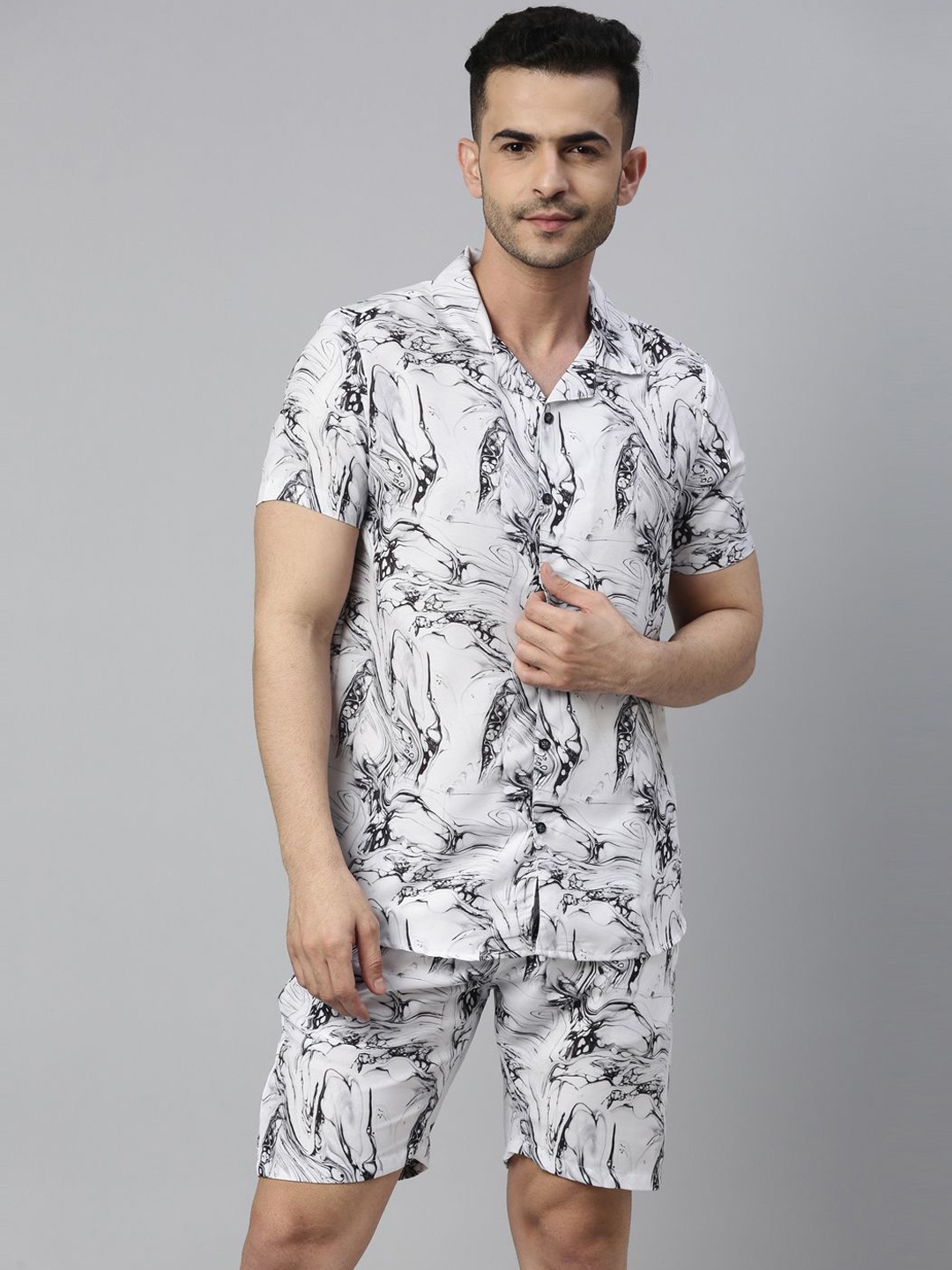 

Bushirt Men Printed Shirt With Shorts Night Suits, White