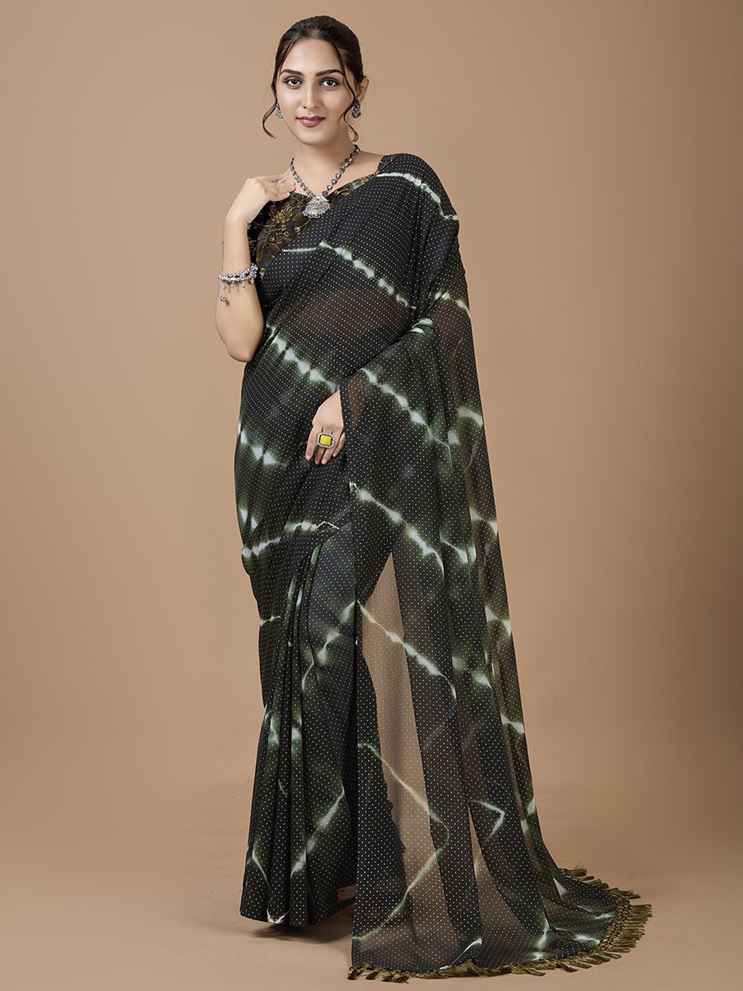 

NIRMAL CREATION Tie and Dye Saree with Blouse Piece, Green