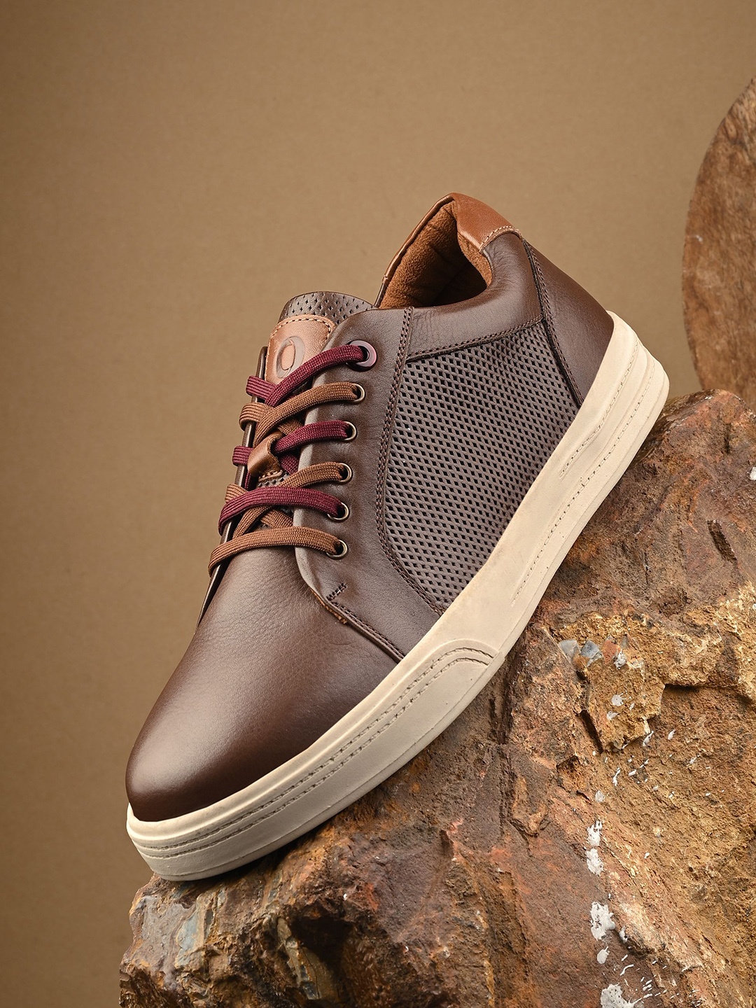 

Egoss Men Leather Sneakers, Brown