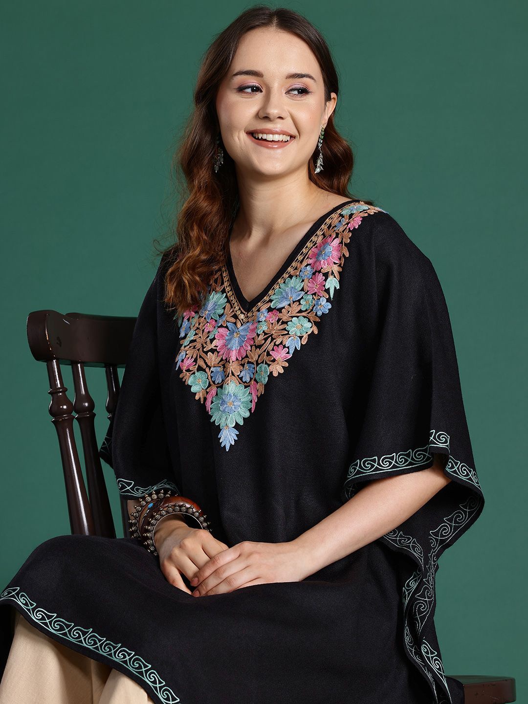

Sangria Floral Embroidered Flared Sleeves Thread Work Kaftan Kurta, Black