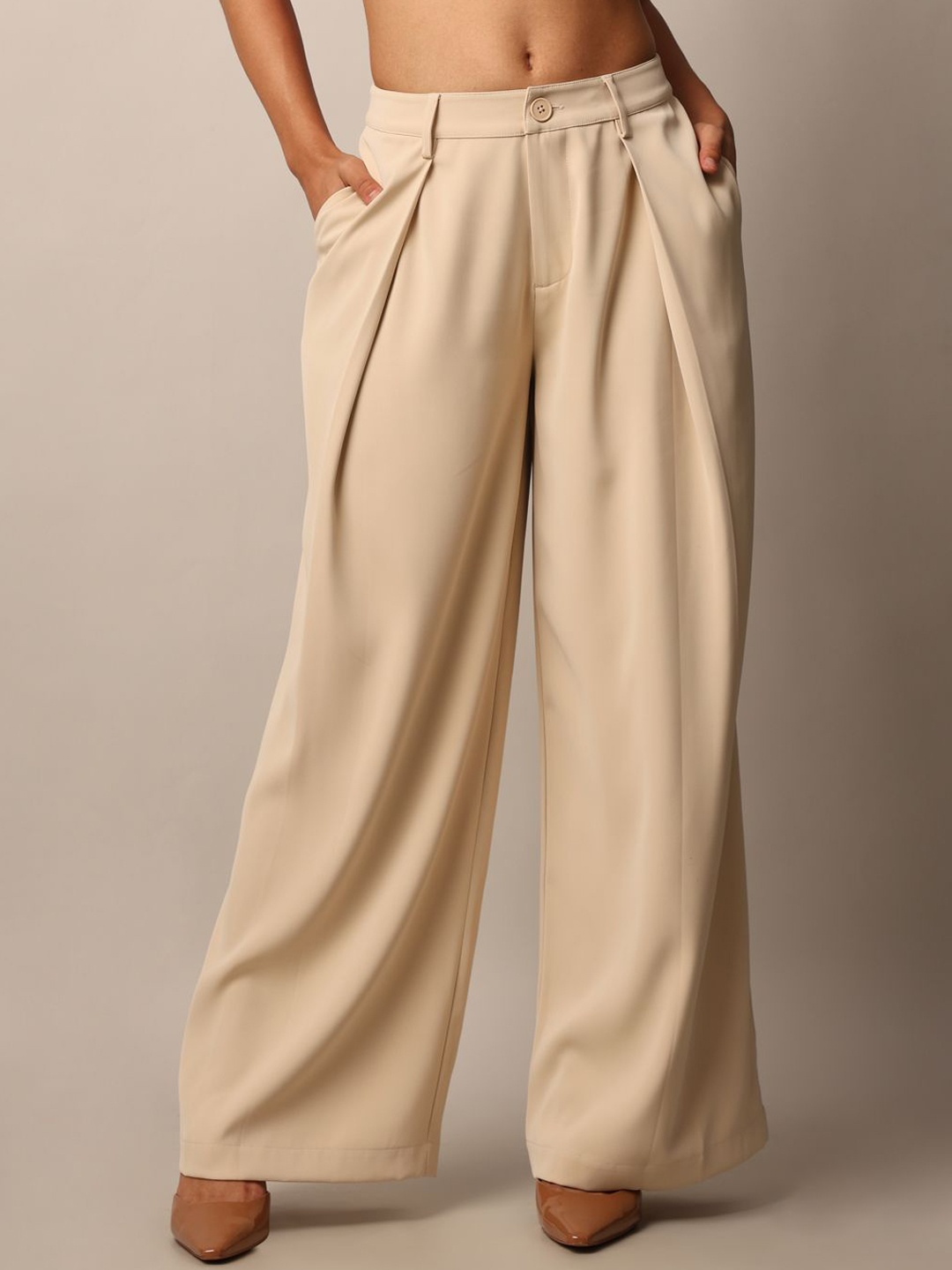 

ONLY Women Solid Flared Pleated Culottes Trousers, Beige